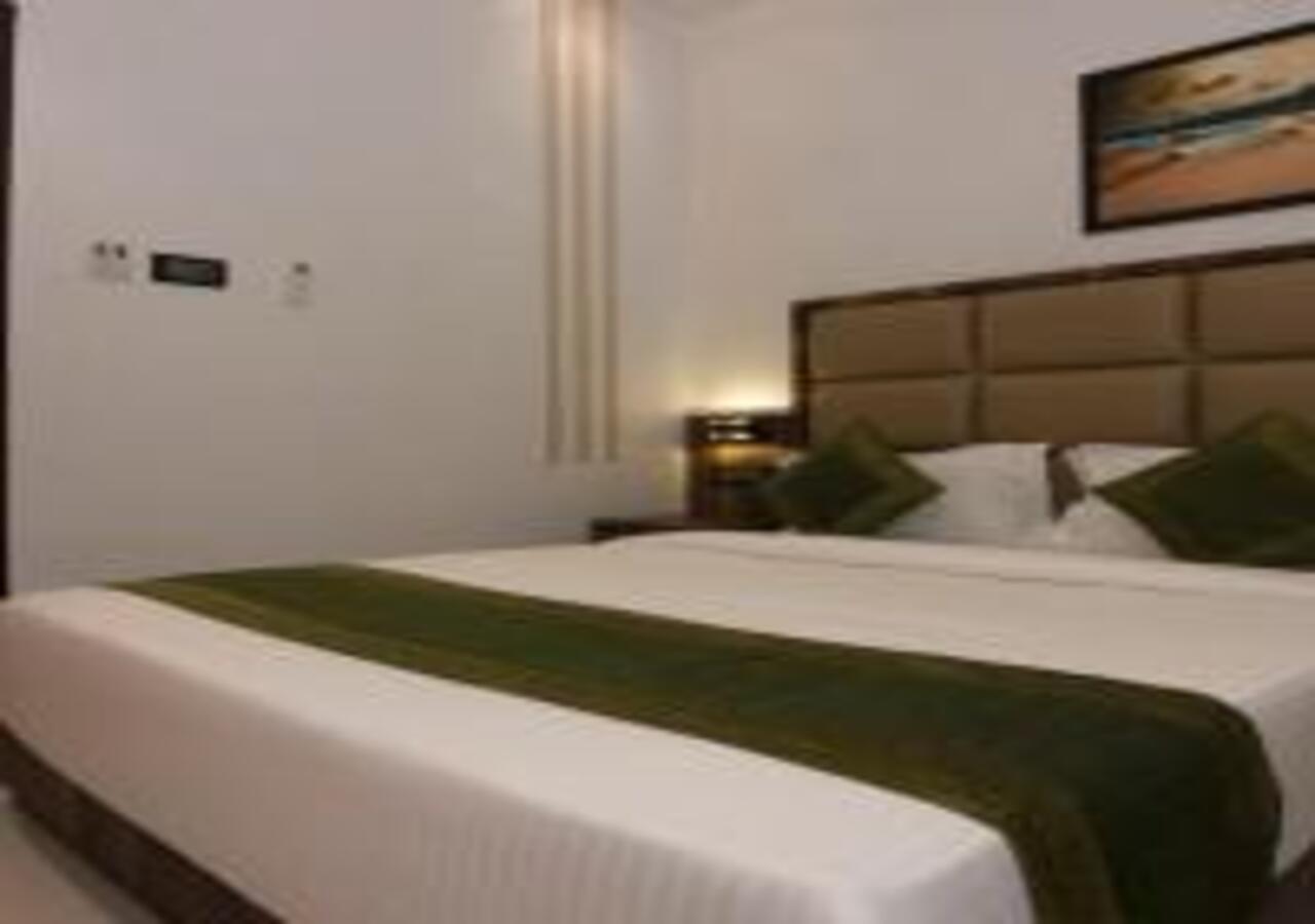 Hotel Meriton Mumbai International Airport T-2 Exterior photo