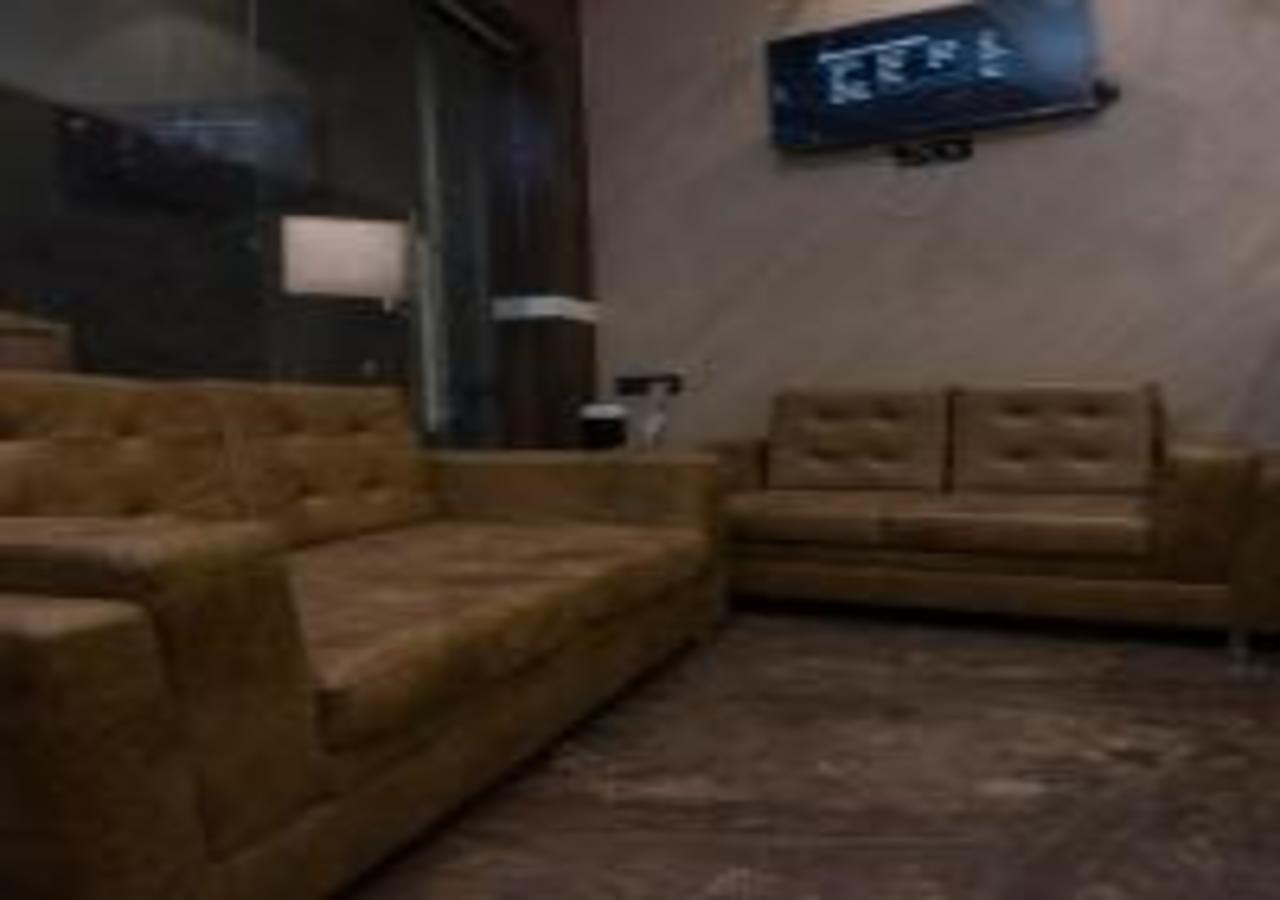 Hotel Meriton Mumbai International Airport T-2 Exterior photo